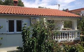Apartment And Studio Jelusic