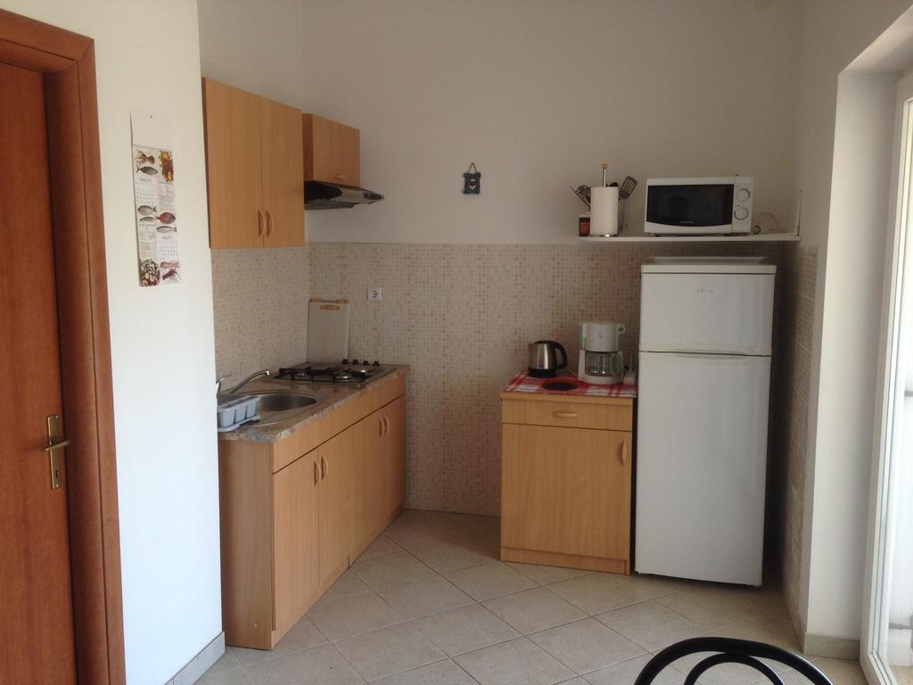 Apartment And Studio Jelusic Pinezići Chambre photo